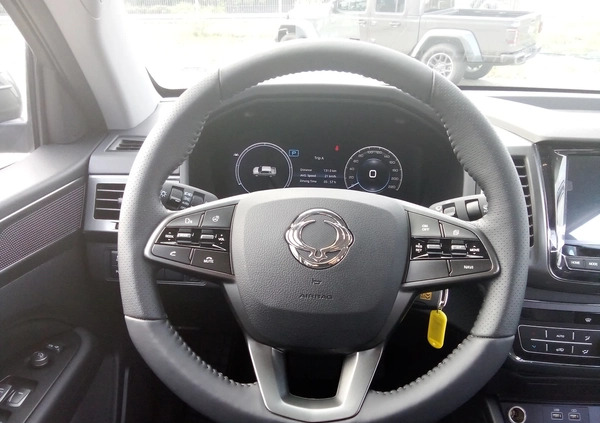 SsangYong Musso cena 185900 przebieg: 132, rok produkcji 2022 z Łeba małe 37